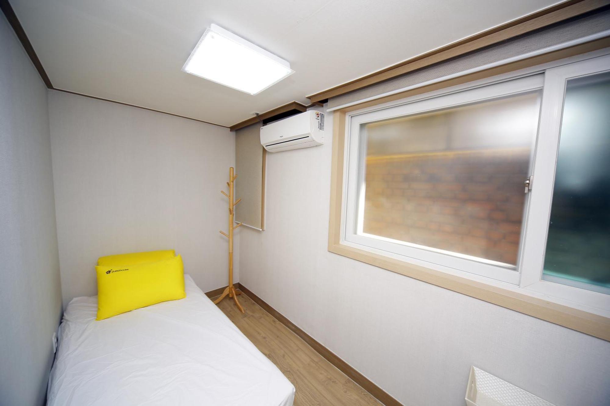 24 Guesthouse Kyunghee University Seúl Habitación foto